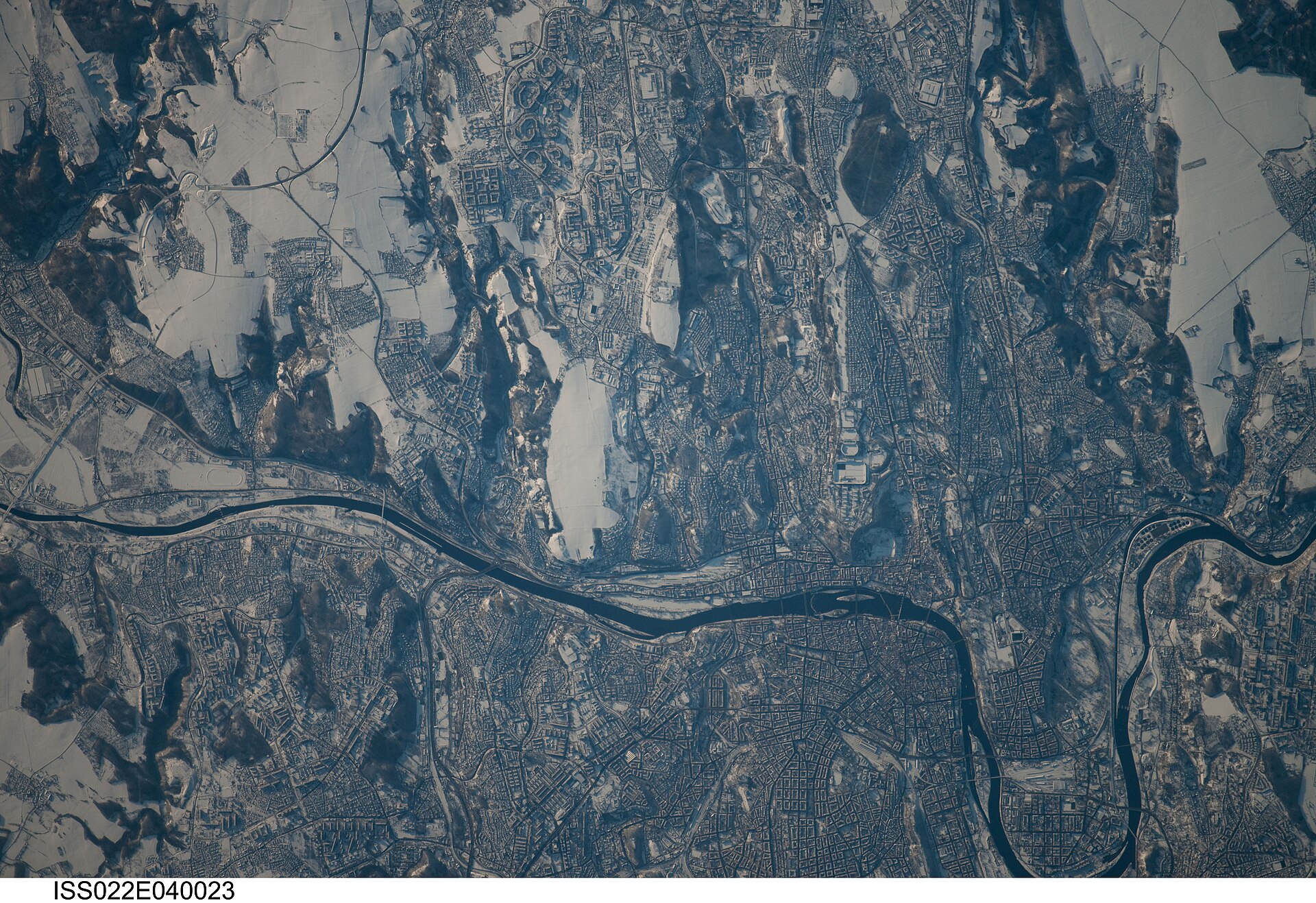 ISS022-E-40023 - View of Earth
