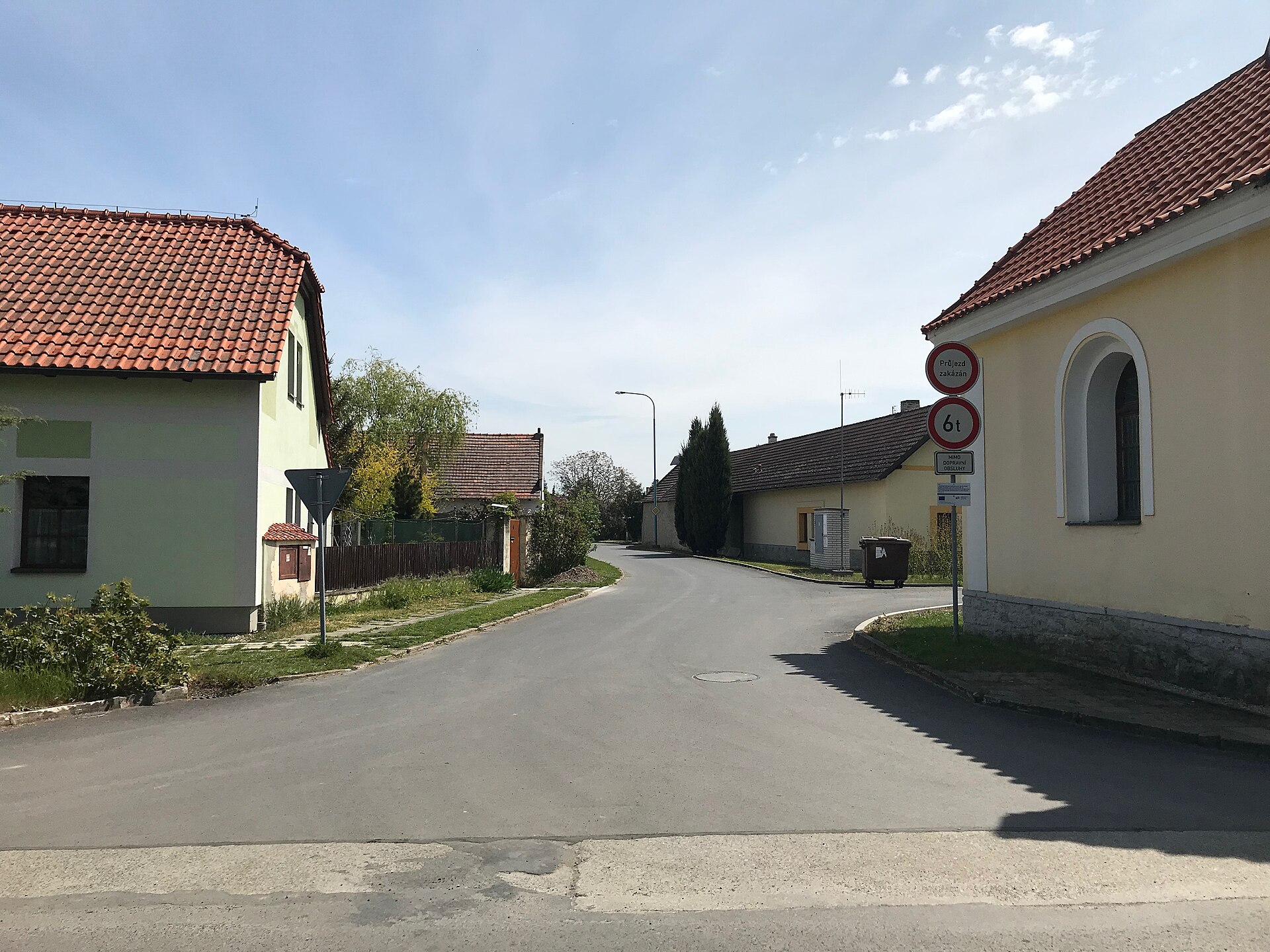 Overview 2 of road in Starý Vestec, Nymburk District