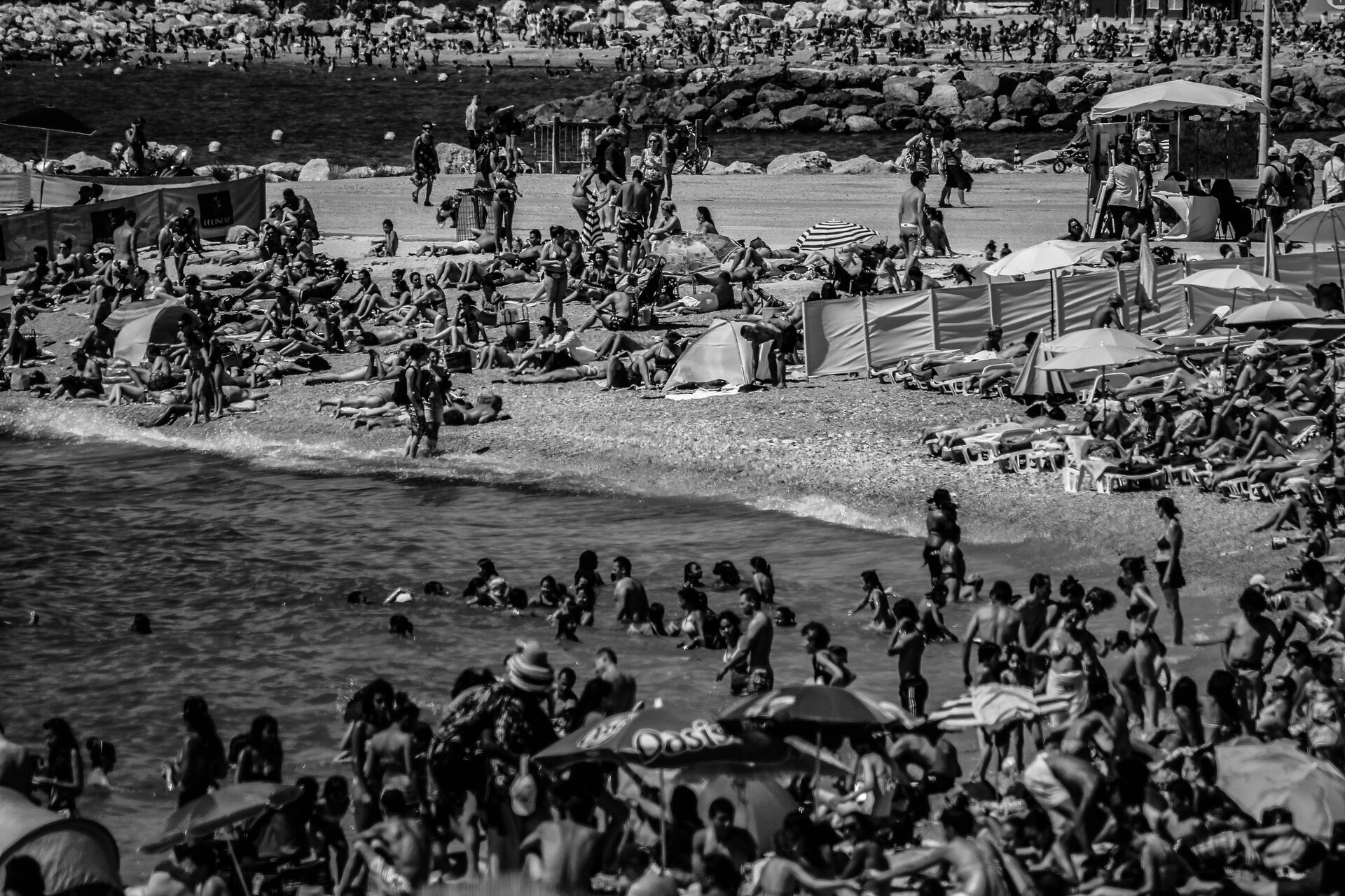 People On The Beach (18563801)