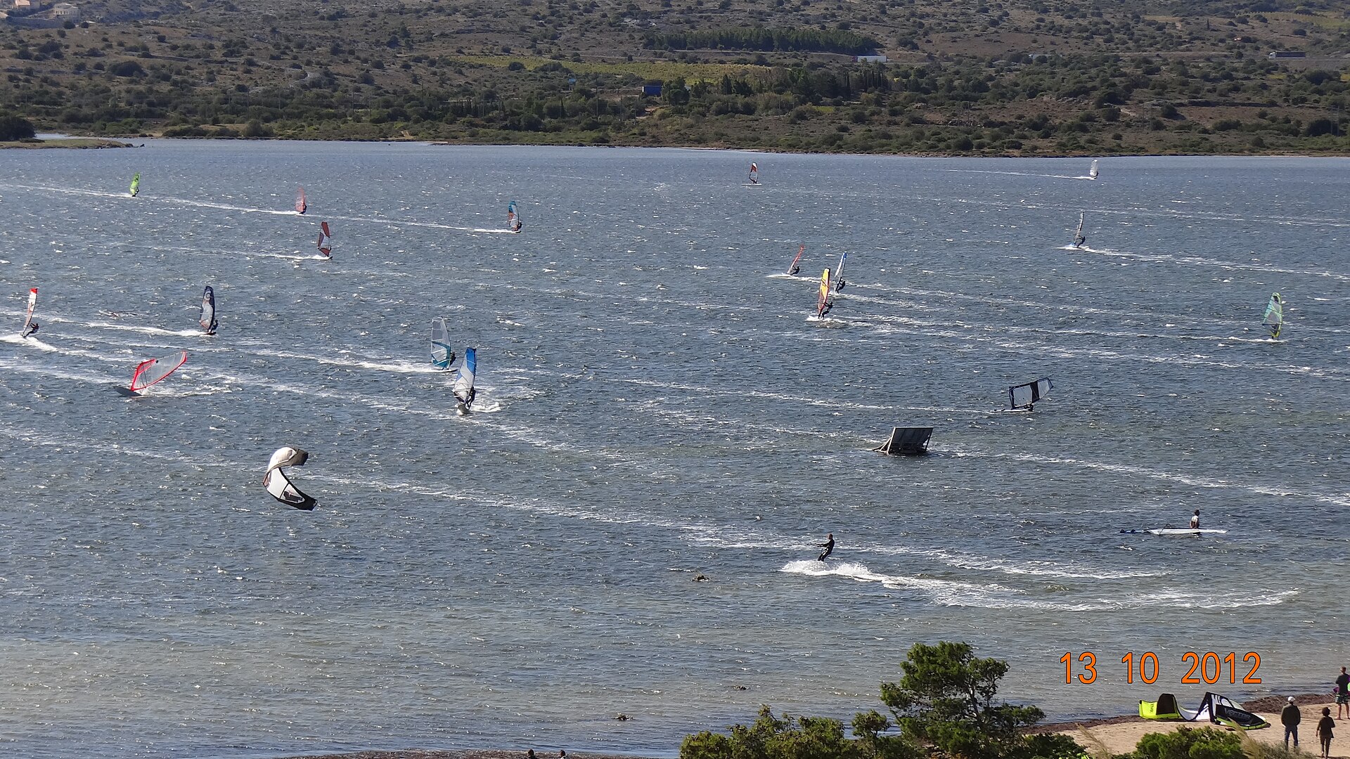 Des surfeurs à voile - panoramio