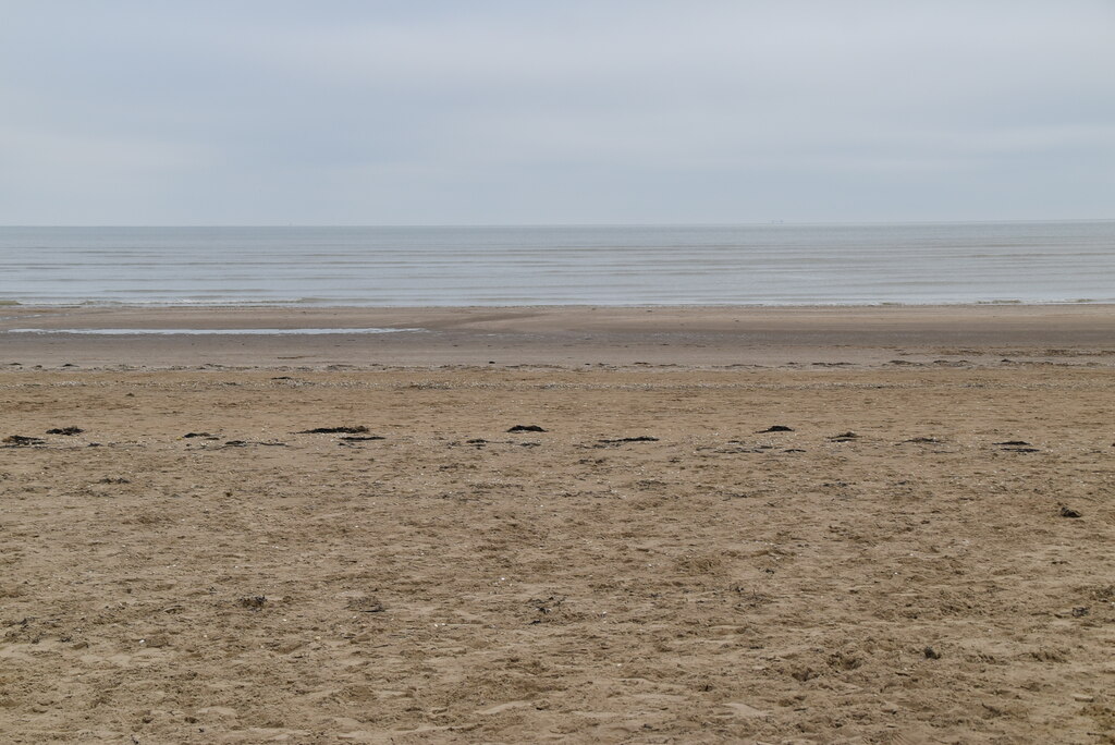 Beach, Greatstone on Sea - geograph.org.uk - 7340043