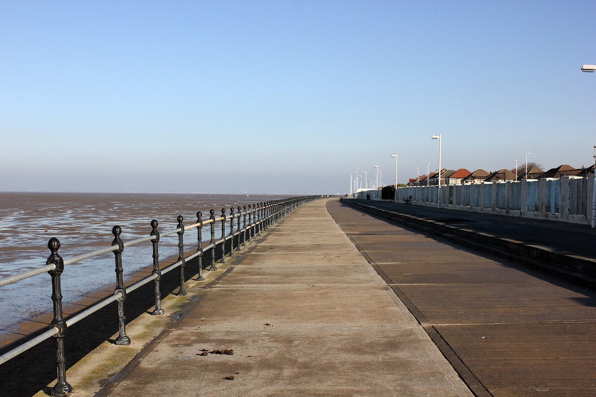 The North Parade at Hoylake - geograph.org.uk - 5279990