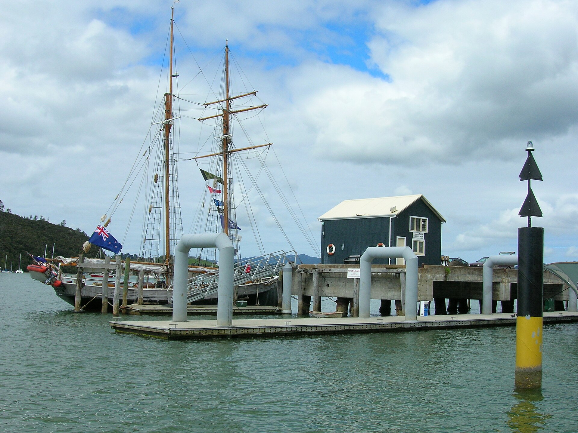 Flickr - brewbooks - Bay of Islands (1)
