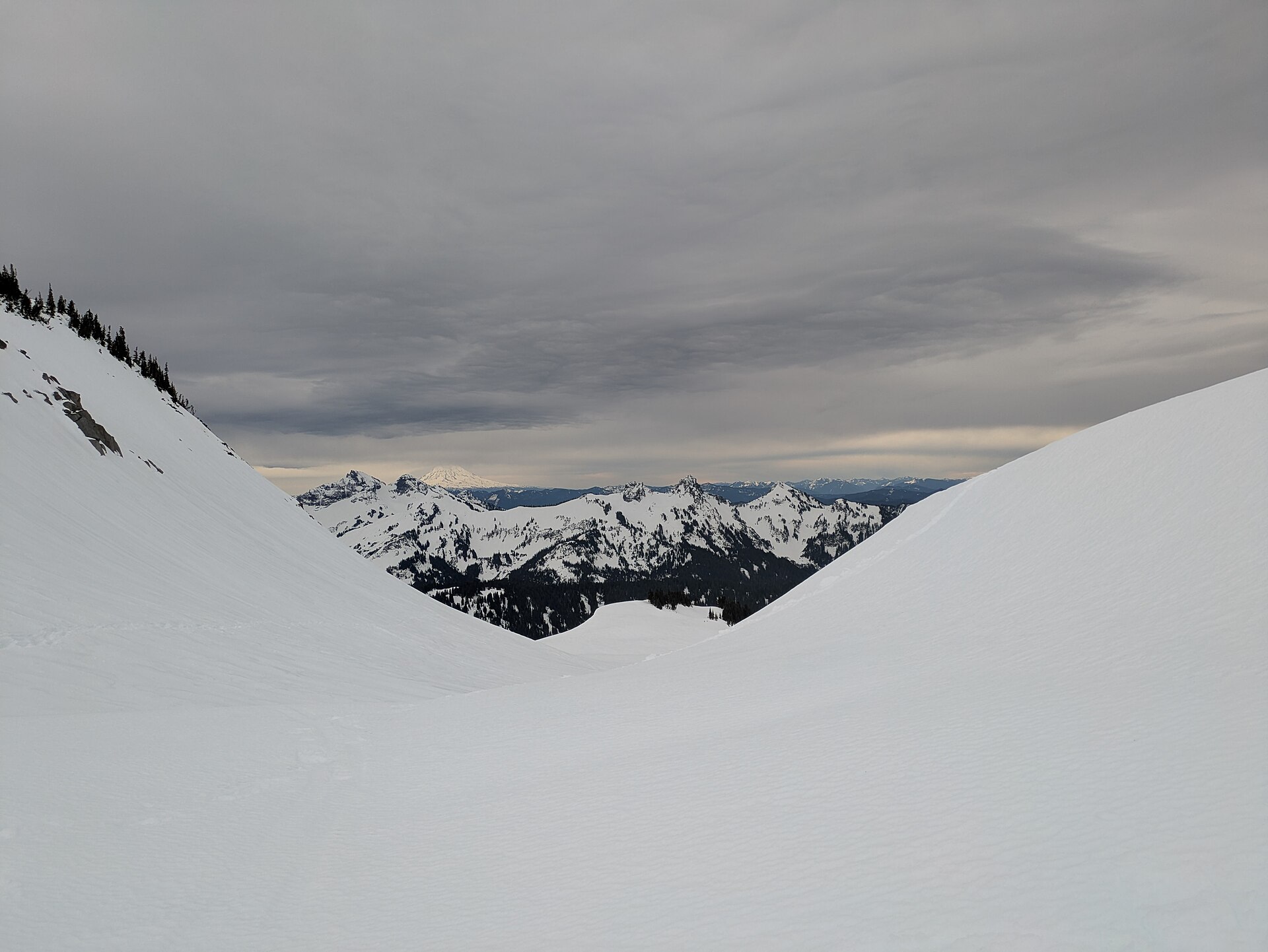 Skiing above Paradise (20 December 2024) 3