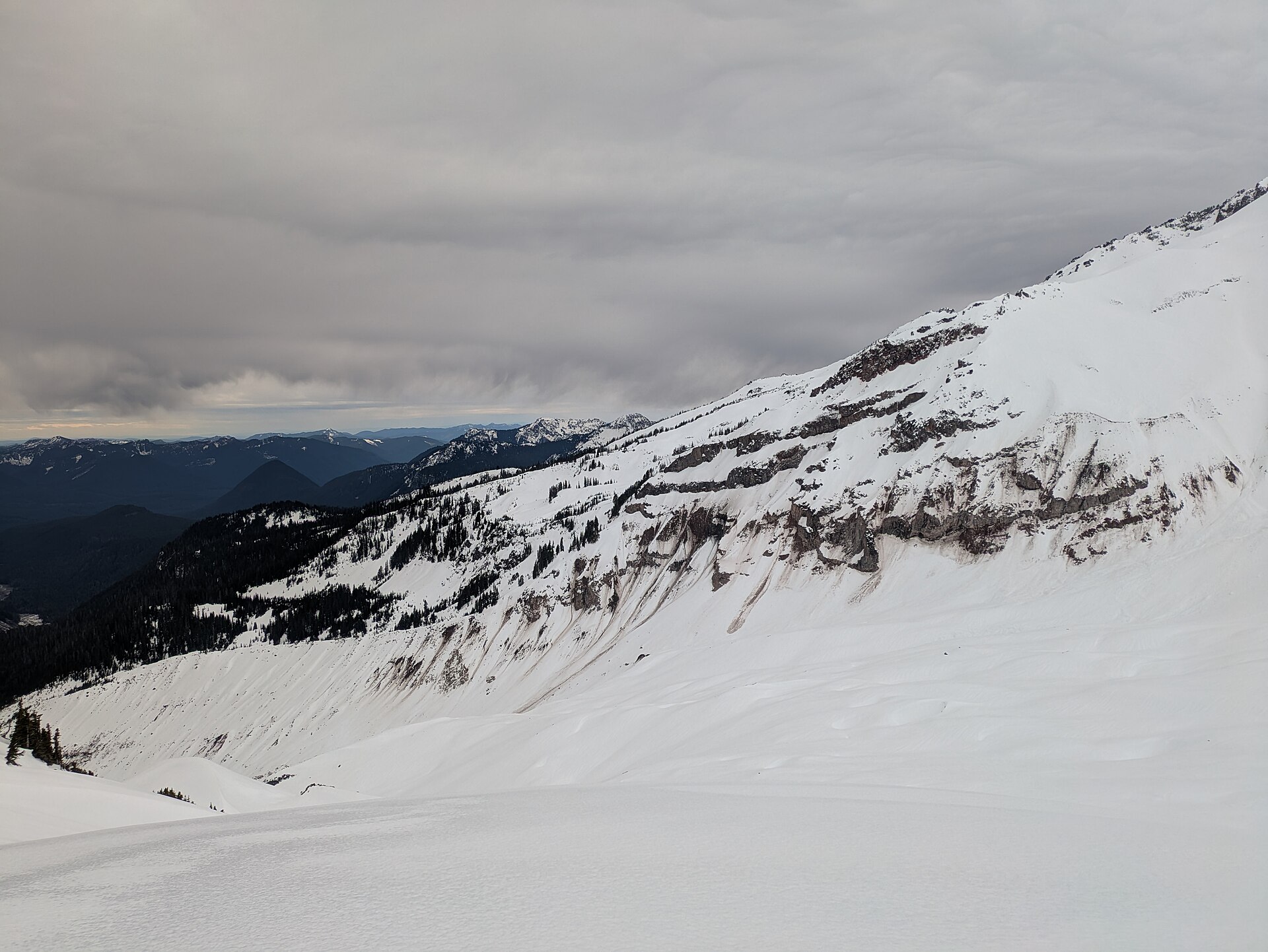 Skiing above Paradise (20 December 2024) 4